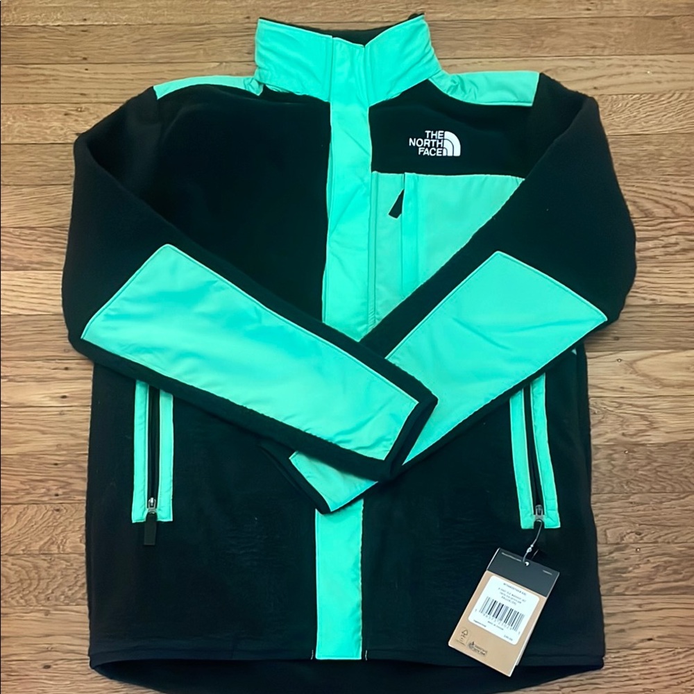 BRAND NEW The North Face Black and Green Jacket